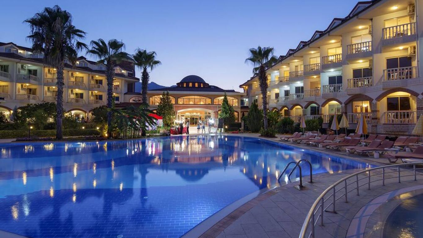 Larissa Sultan Beach