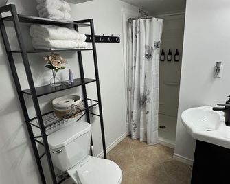 Private Apartment for Business & Couples - Sudbury