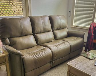 Bar Harbor Small 1BR Condo: All You Need for your Getaway. Ideal Location! - Bar Harbor - Living room