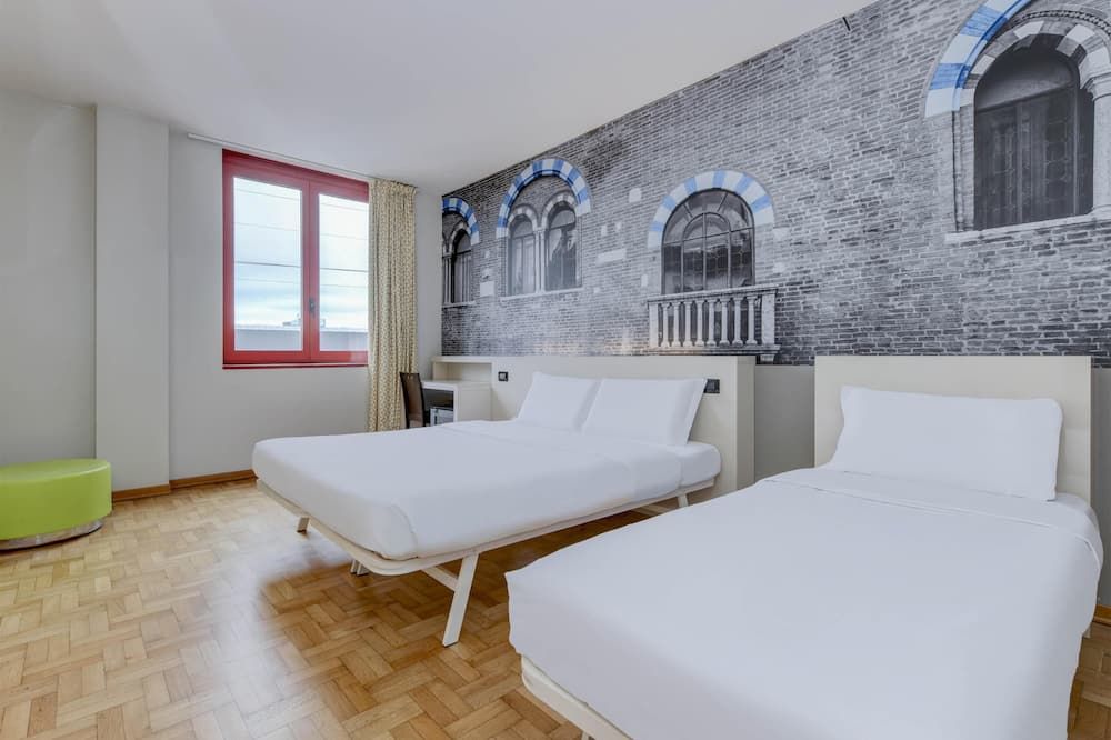 بي آند بي هوتل فيرونا