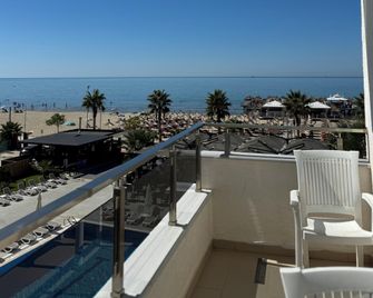 Hotel Bleart - Durrës - Balcony