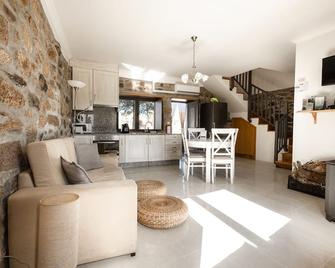 Belas Vistas Hotel - Montalegre - Living room