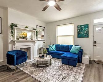 Near Upmc, Cmu, Pitt & Walnut And Free Parking - Pittsburgh - Sala de estar