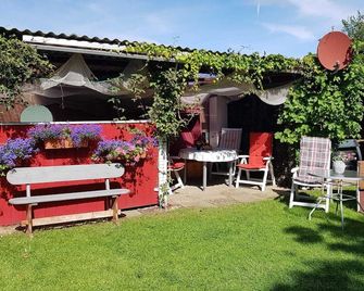 Gemütliche Ferienwohnung für Paare Oder Alleinreisende Ohne Haustier - Friedrichskoog - Patio