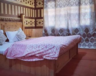 Ashirwad Homestay - Theog - Bedroom