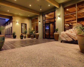 Ramada by Wyndham Tucson - Tucson - Building