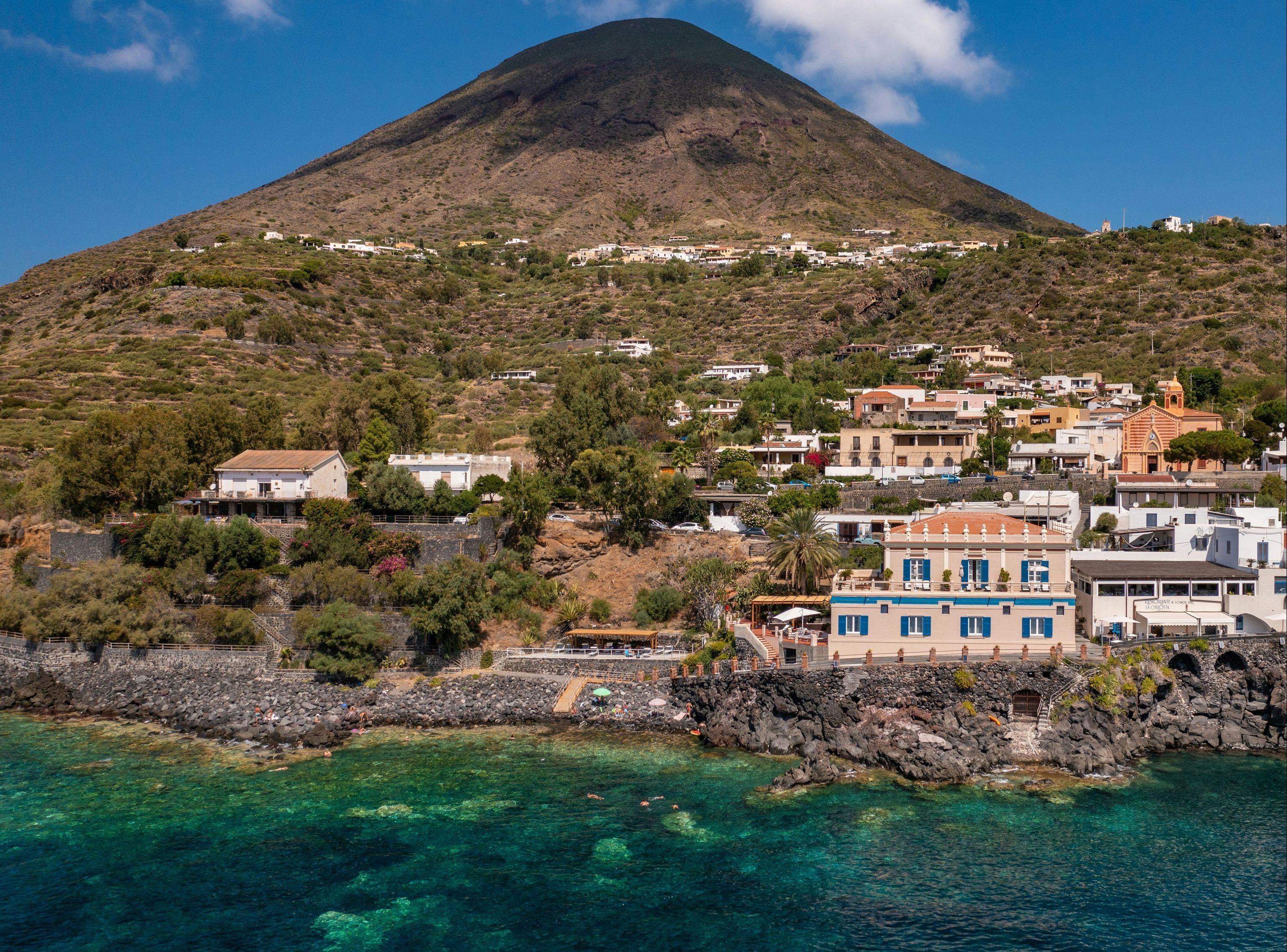 Hotel L'ariana Isole Eolie - Una Esperienze - Leni - Edificio