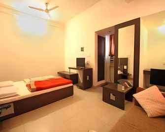Hotel Crown Plaza - Rudrapur - Bedroom