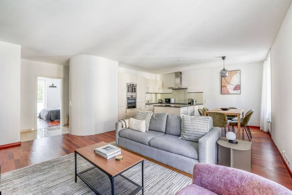 Blueground | Wiedikon, balcony & w/d, nr market - ציריך - סלון