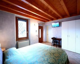 Affittacamere Residenza Del Duca - Solferino - Bedroom