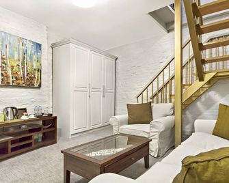 Superb Luxury Suites - Belgrade - Living room