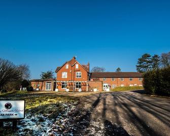 Gray Manor Hotel - Salisbury - Building
