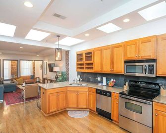 Spacious Penthouse ON the Broadway Strip - Nashville - Kuchnia