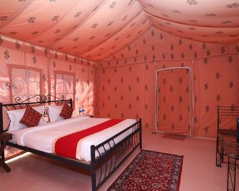 Oyo 10081 Tent Desert Banjara Resort - Dedha - Habitación