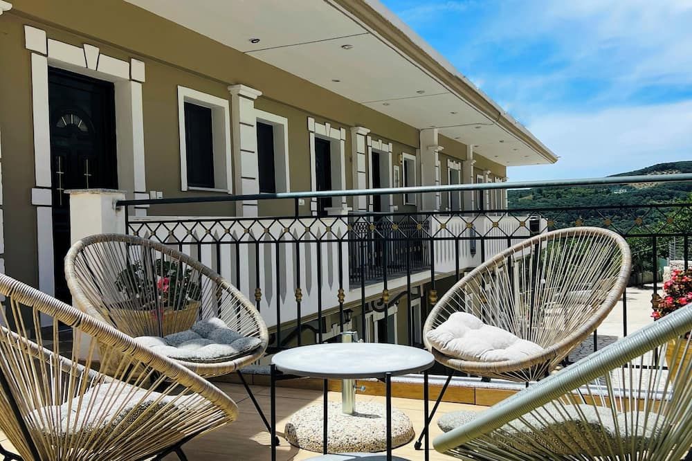 فيلا ثوماس ناكاس - بارغا - شرفة