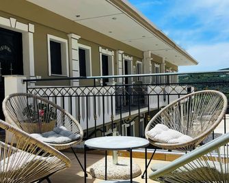 فيلا ثوماس ناكاس - بارغا - شرفة