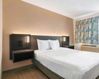 Motel 6-Kirkland, Wa - North Kirkland - Kirkland