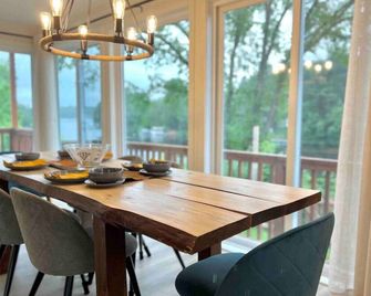 Chalet BIA - Au courant des 2 rivières - Weedon - Salle à manger