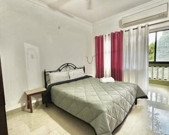 Sober 2 bhk Pet Friendly apartment - Mormugao - Bedroom