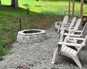 Camping in the Laurel Highlands. Nearby to Ohiopyle and Yough Lake. - Confluence - Patio