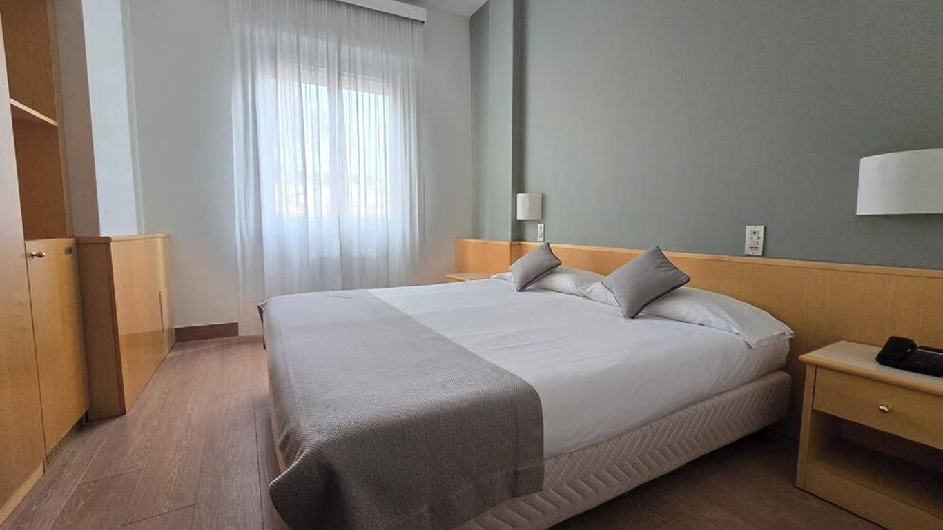 موكينبا هوتلز سانت أمبرويوس