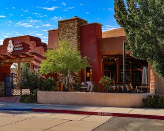 Holiday Inn Express & Suites Albuquerque Historic Old Town By IHG - אלבקורקי - בניין