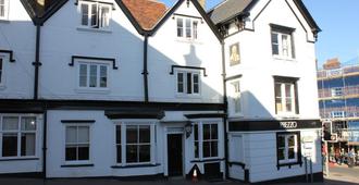 The George Hotel Stansted Airport - Bishop’s Stortford