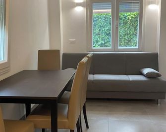 2 Bedroom Apartment in Lignano Sabbiadoro - Lignano Sabbiadoro - Salle à manger
