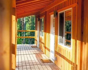 Red Cariboo Apartments - Anahim Lake