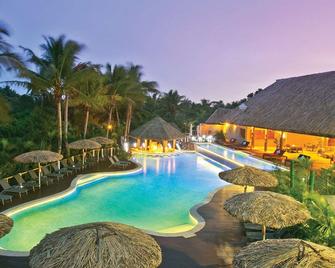 Outrigger Fiji Beach Resort - Sigatoka - Svømmebasseng