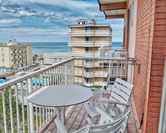 Hotel Tridentum - Cesenatico - Balcony