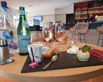 Kyriad Carcassonne - Aéroport - Carcassonne - Ristorante