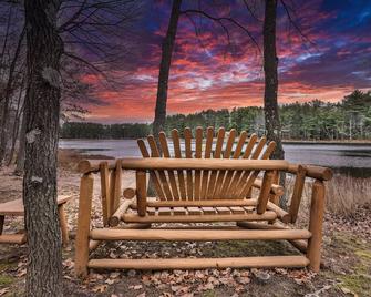 Kid Friendly Pet Friendly Beach Fishing Swimming Bbq Fire Pit - Minocqua - Patio