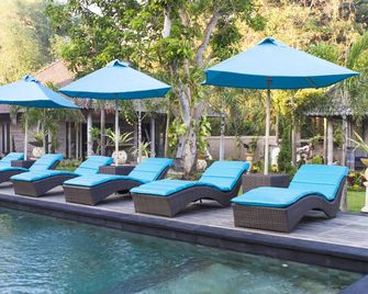 The Palm Grove Villas - Nusa Penida - Zwembad