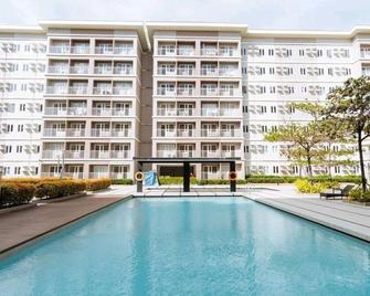 Condotel near Sm Fairview - Caloocan - Piscina