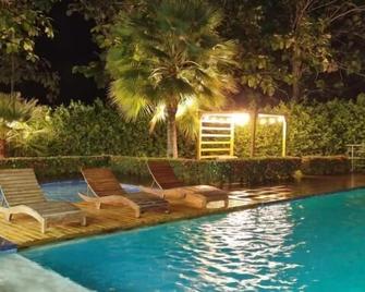 Hotel Puerto Triunfo - Doradal - Piscina