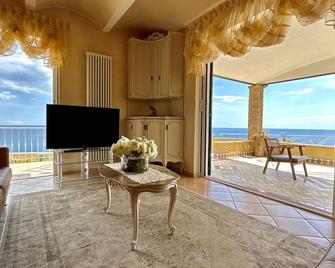 Mie sorelle (tra cielo e mare) - Ventimiglia - Property amenity