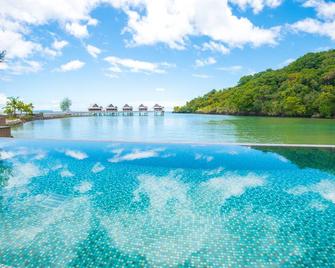 Palau Pacific Resort - Koror Town - Piscina