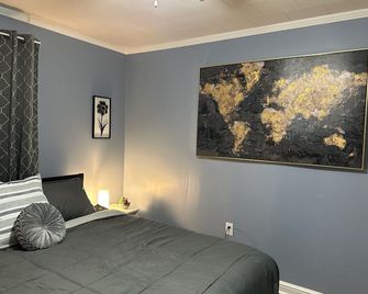 {bunga-Yolo} Fun And Games in Clt's Best Neighborhood. Hot Tub New And Working! - Charlotte