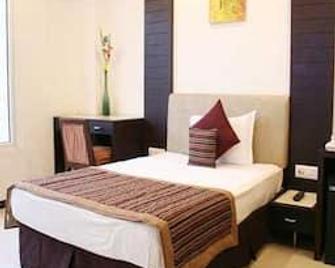 Hotel Sheetal - Porbandar - Bedroom
