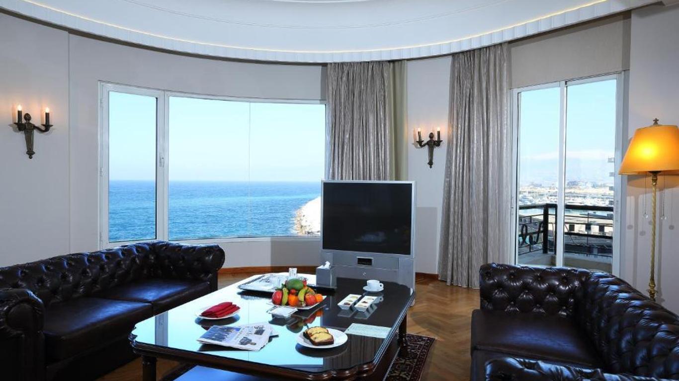 Warwick Palm Beach Hotel