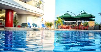 中庭廣場酒店 - 巴蘭基亞 - 巴蘭幾亞 - 游泳池
