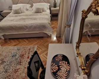 Merla Art & Luxury rooms - Dalmatinske retičele - ספליט - חדר שינה