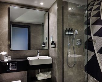The Queens Hotel - Leeds - Bad