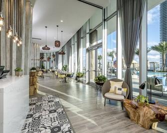 Modern Beachfront Condo with Stunning Ocean View - Hollywood - Lobby