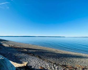No ferry, Camano Island Garden Cottage - the peaceful Island you can drive to. - Camano Island - Beach