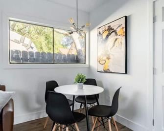 Wren Guest House - Concord - Dining room