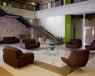 Holiday Inn Queretaro Zona Krystal - Santiago de Querétaro - Lounge