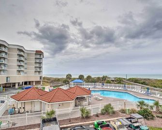 Colorful Beachfront Condo with Resort Amenities - North Topsail Beach