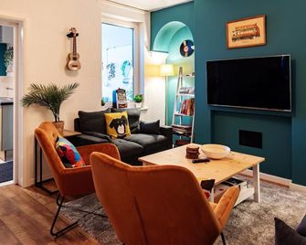 3 bedroom House - Next to Wrexham FC Racecourse Stadium - Wrexham - Wohnzimmer